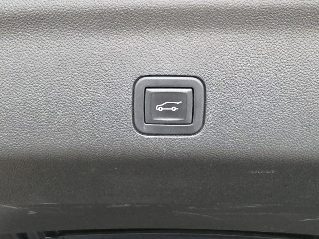 Thumbnail: 2023 GMC Yukon XL - 38
