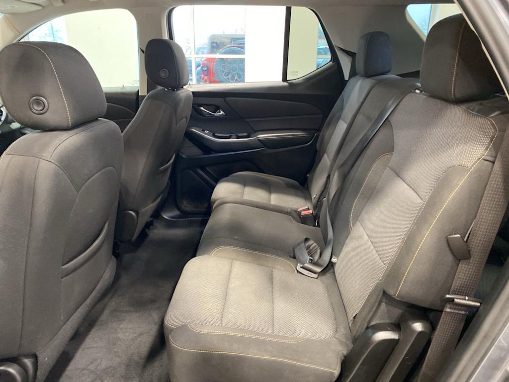 Thumbnail: 2021 Chevrolet Traverse - 10