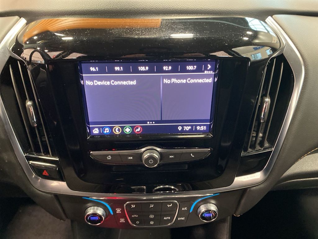 Thumbnail: 2021 Chevrolet Traverse - 12