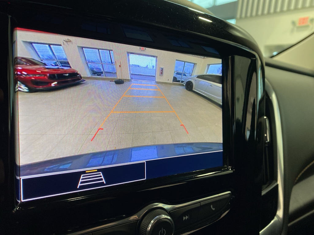 Thumbnail: 2021 Chevrolet Traverse - 24