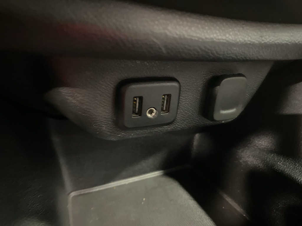 Thumbnail: 2021 Chevrolet Traverse - 25