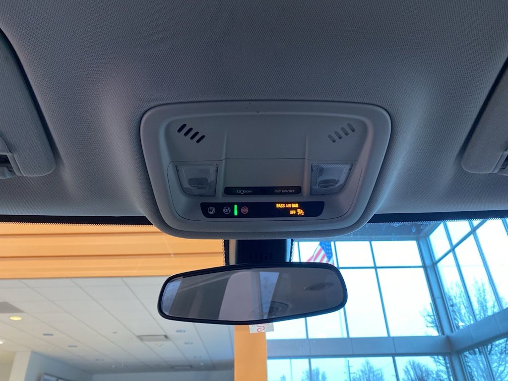 Thumbnail: 2021 Chevrolet Traverse - 18