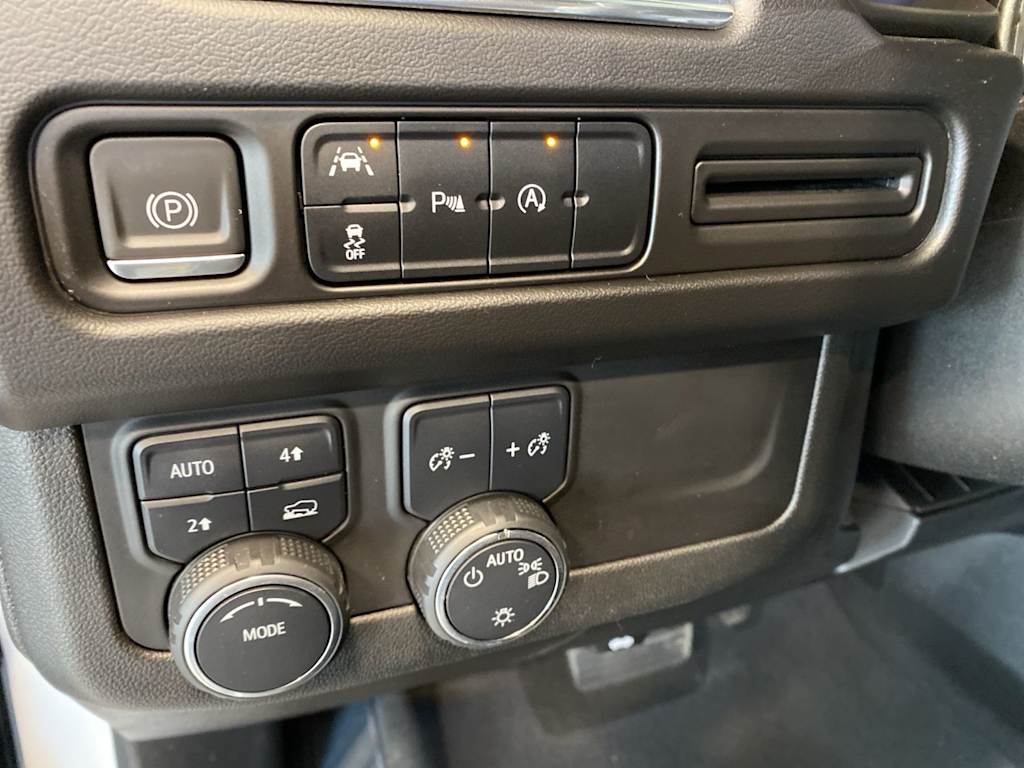 Thumbnail: 2023 Chevrolet Tahoe - 21