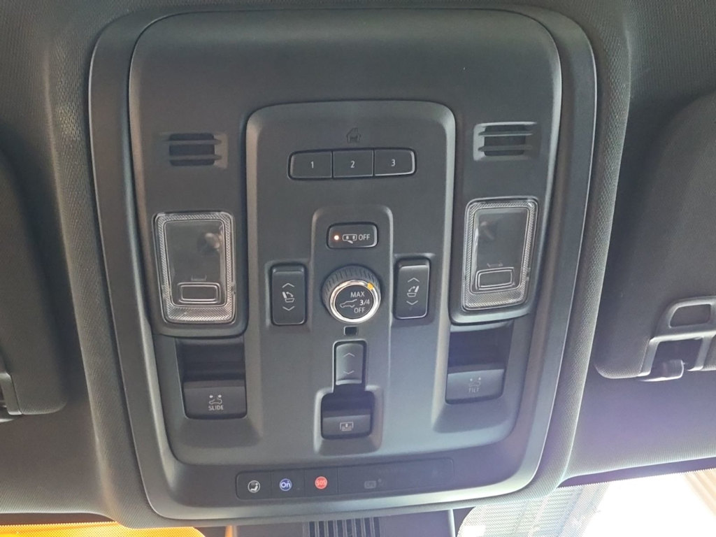 Thumbnail: 2023 Chevrolet Tahoe - 32