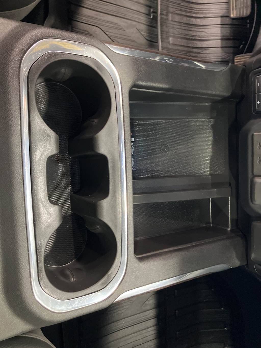 Thumbnail: 2020 GMC Sierra 3500 - 23