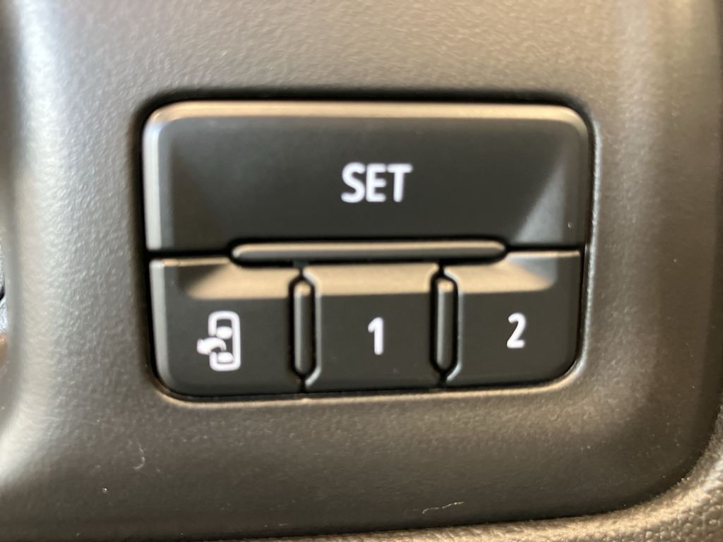 Thumbnail: 2022 GMC Sierra 3500 - 23