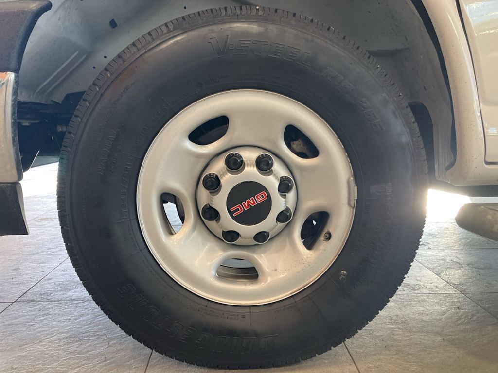 Thumbnail: 2024 GMC Savana - 6