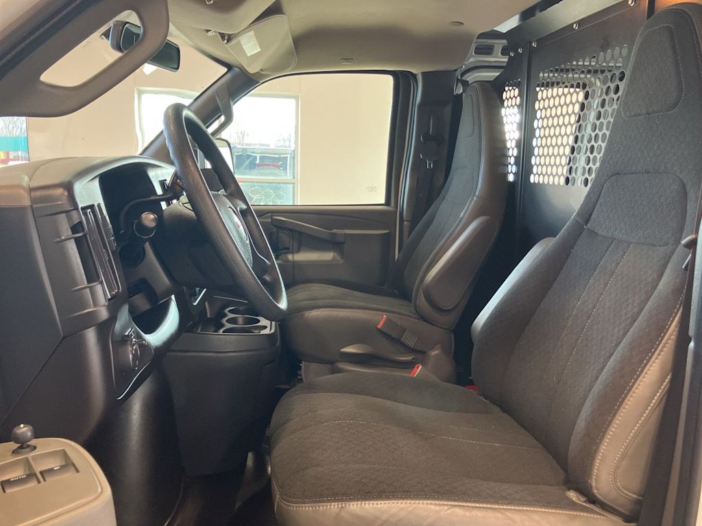 Thumbnail: 2024 GMC Savana - 7