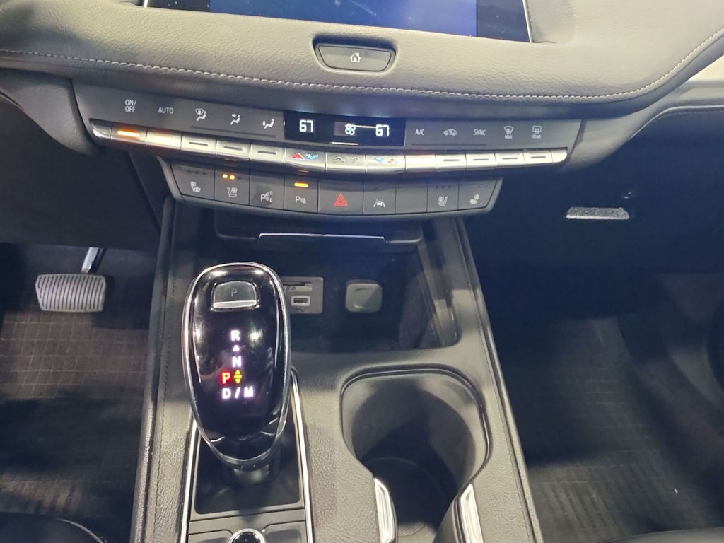 Thumbnail: 2023 Cadillac XT4 - 12