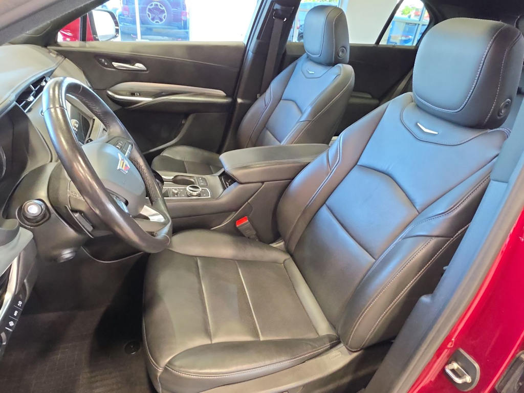 Thumbnail: 2023 Cadillac XT4 - 9