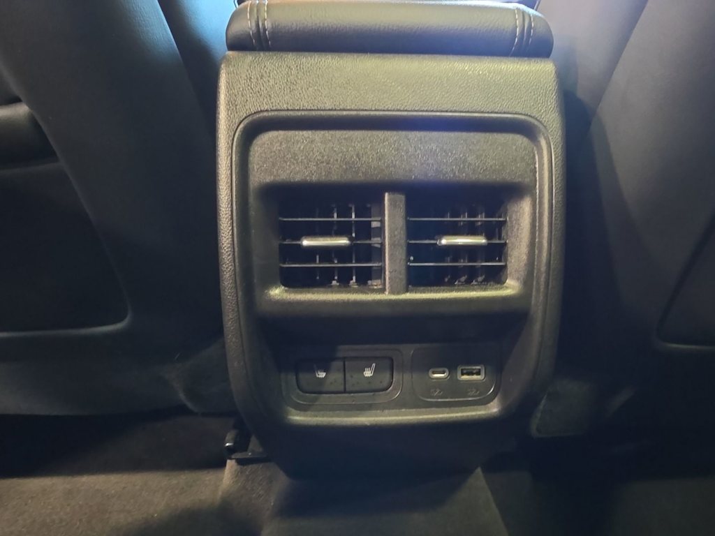 Thumbnail: 2023 Cadillac XT4 - 33
