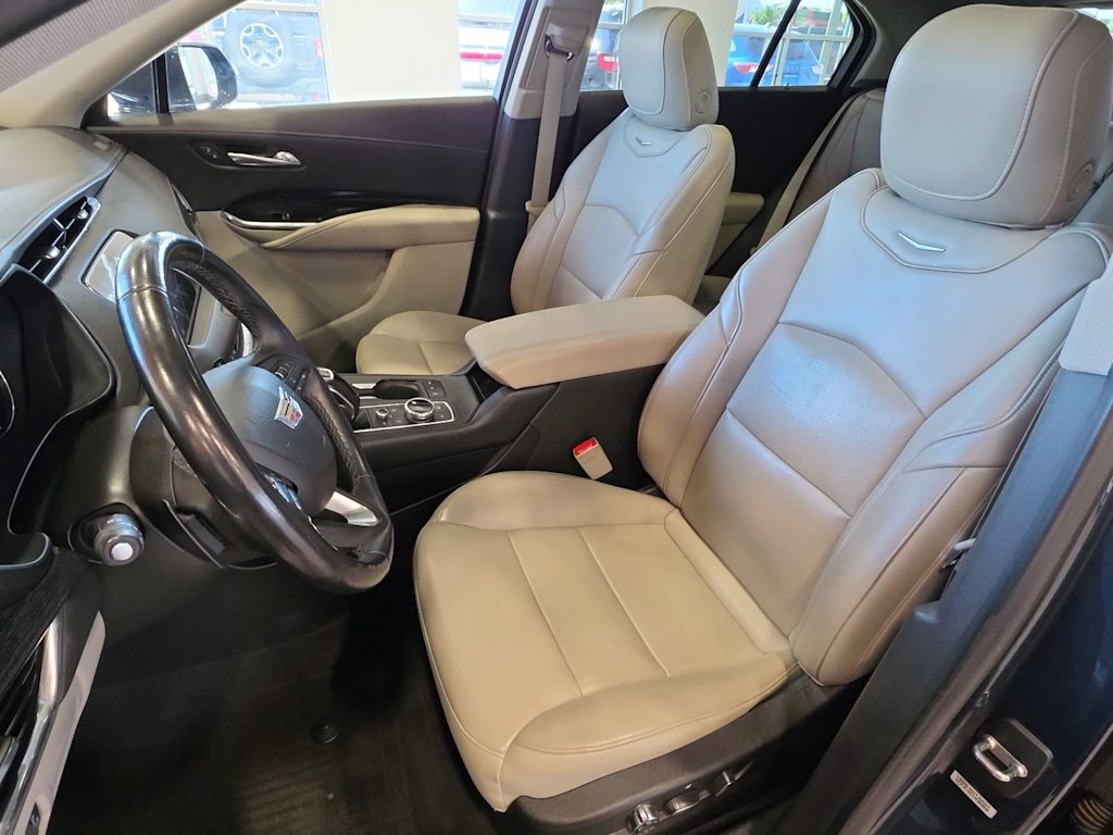 Thumbnail: 2019 Cadillac XT4 - 9