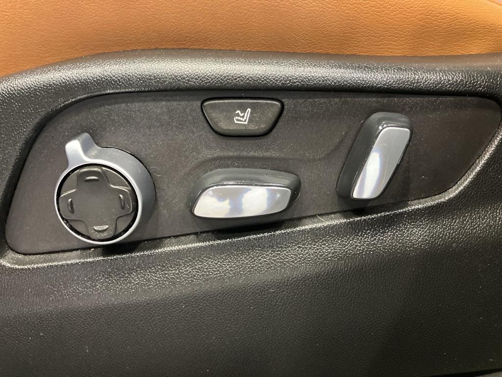 Thumbnail: 2019 Cadillac XT4 - 18