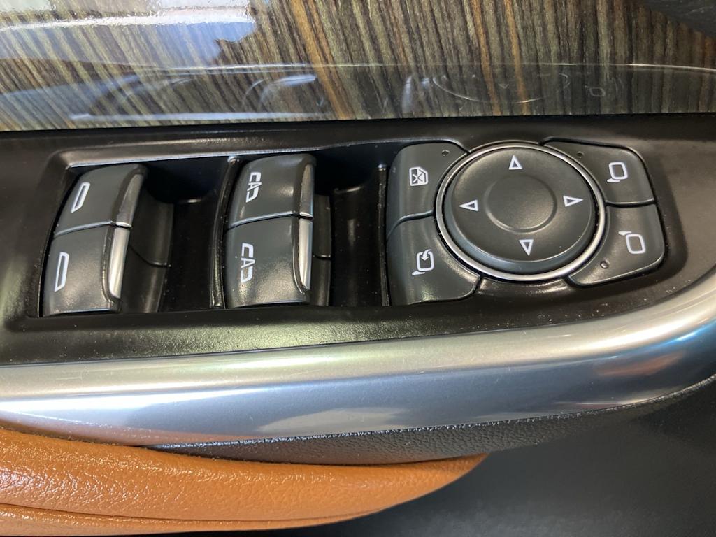 Thumbnail: 2019 Cadillac XT4 - 19