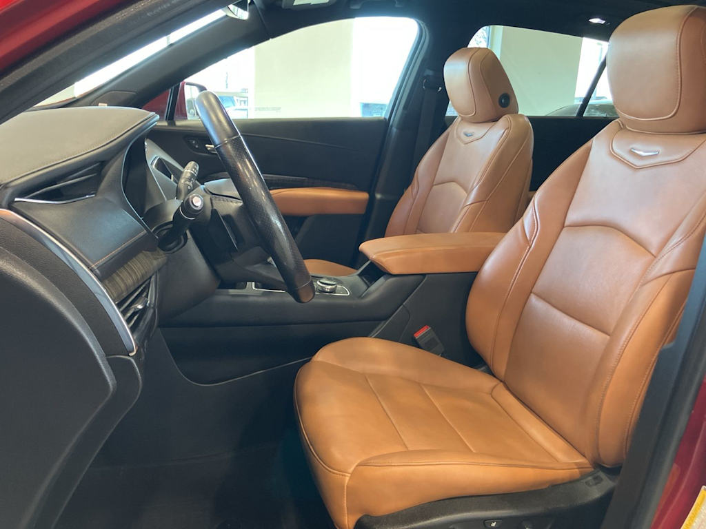 Thumbnail: 2019 Cadillac XT4 - 9