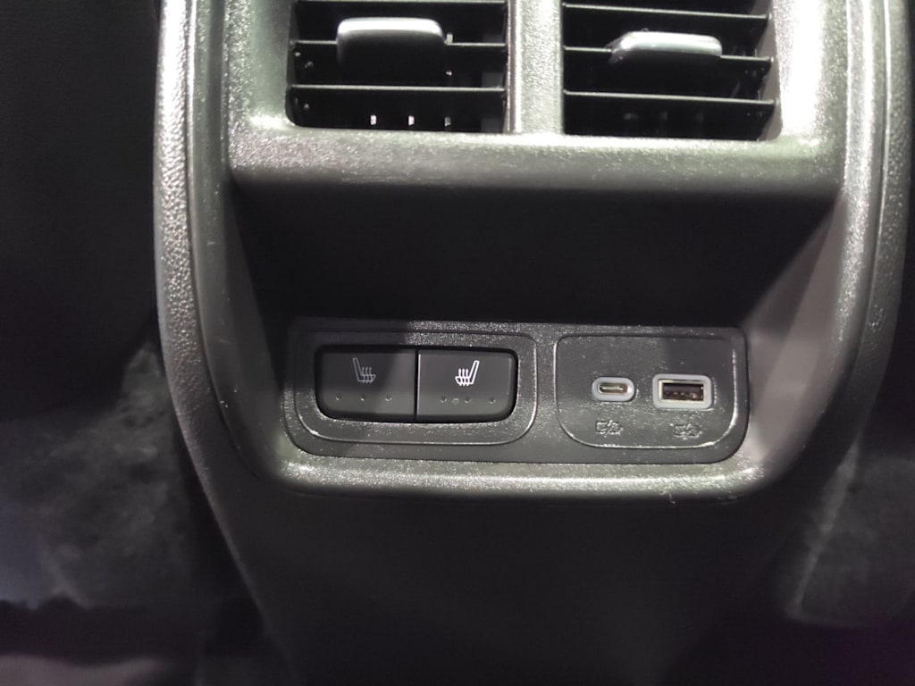 Thumbnail: 2020 Cadillac XT4 - 33
