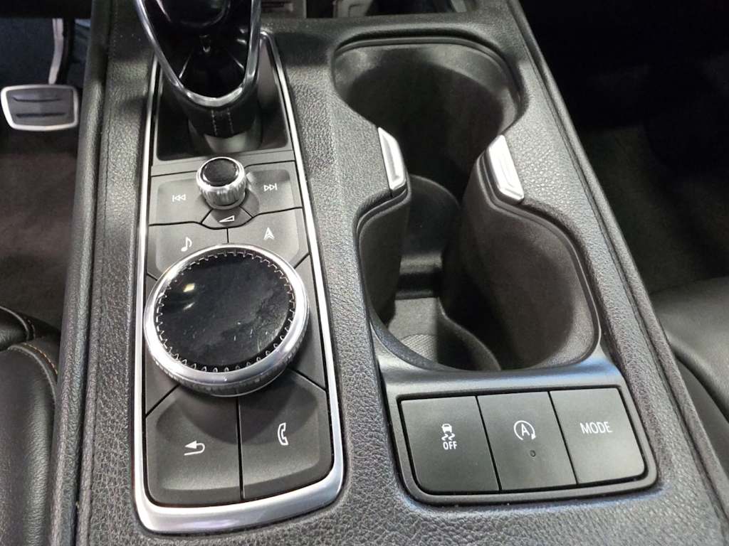 Thumbnail: 2020 Cadillac XT4 - 10
