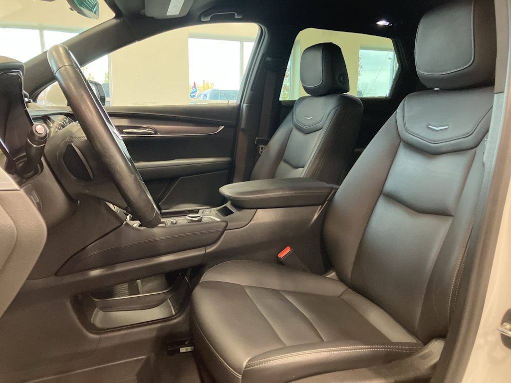 Thumbnail: 2022 Cadillac XT5 - 8