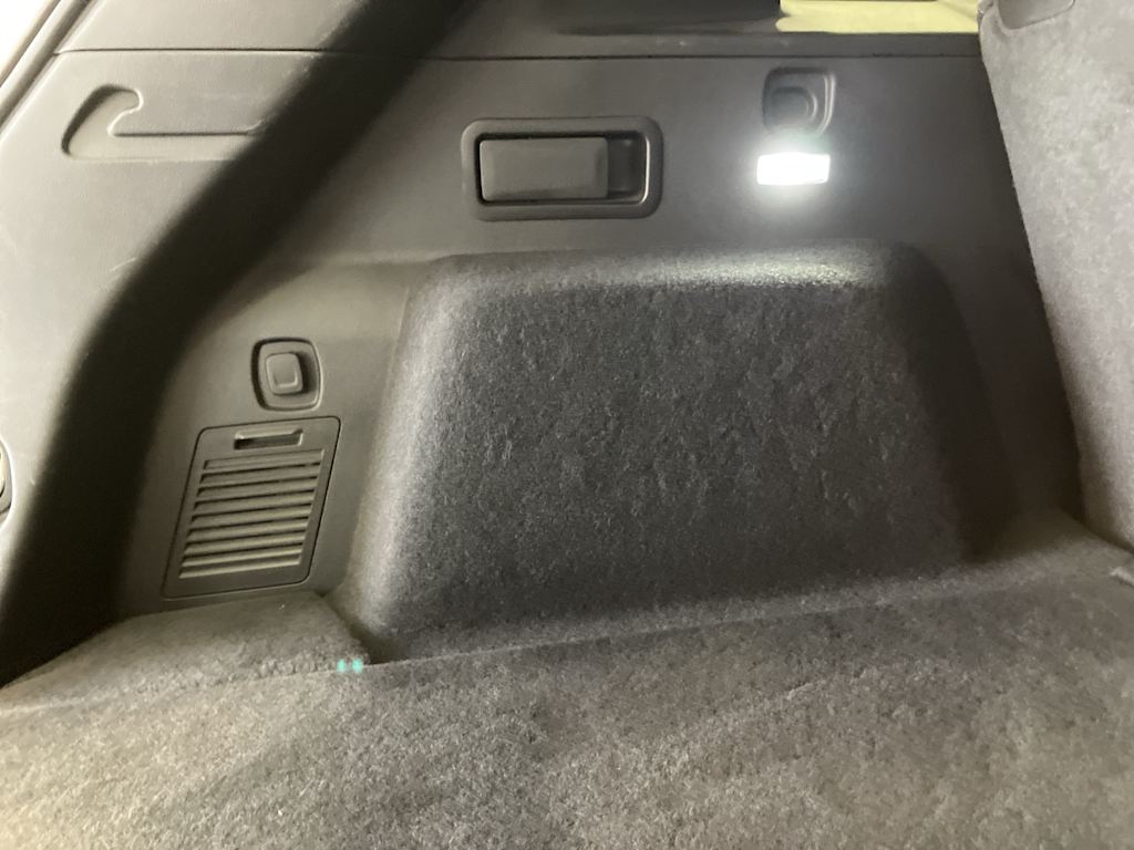 Thumbnail: 2022 Cadillac XT5 - 32