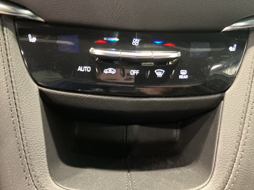 Thumbnail: 2022 Cadillac XT5 - 24