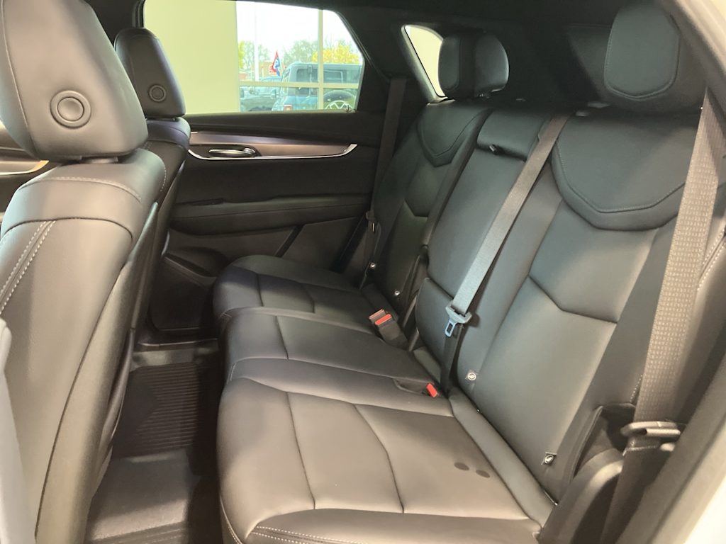 Thumbnail: 2022 Cadillac XT5 - 10