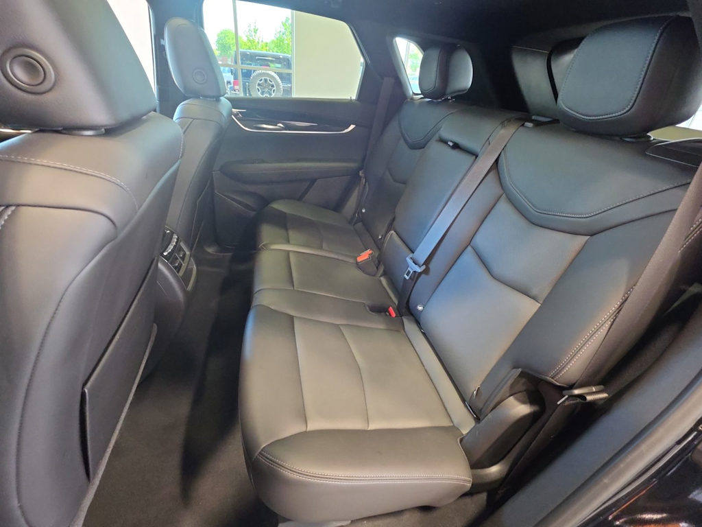 Thumbnail: 2022 Cadillac XT5 - 9