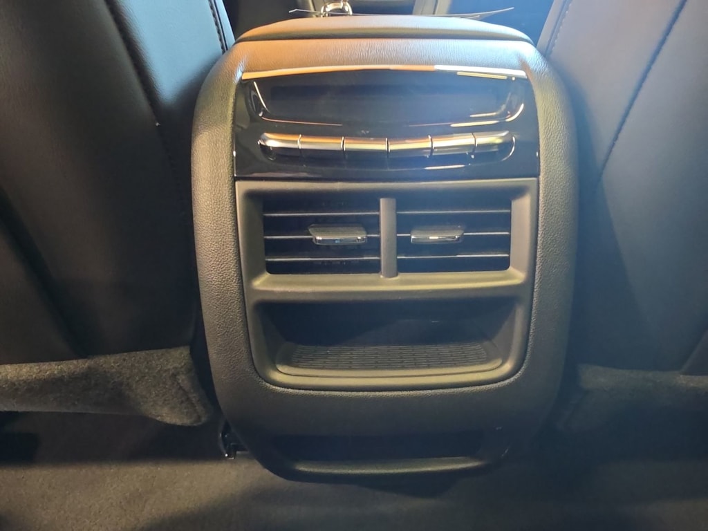 Thumbnail: 2022 Cadillac XT5 - 32