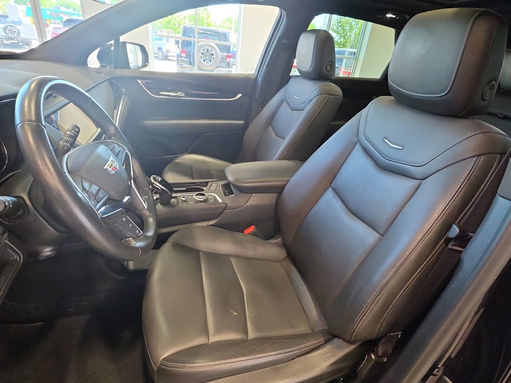 Thumbnail: 2022 Cadillac XT5 - 8