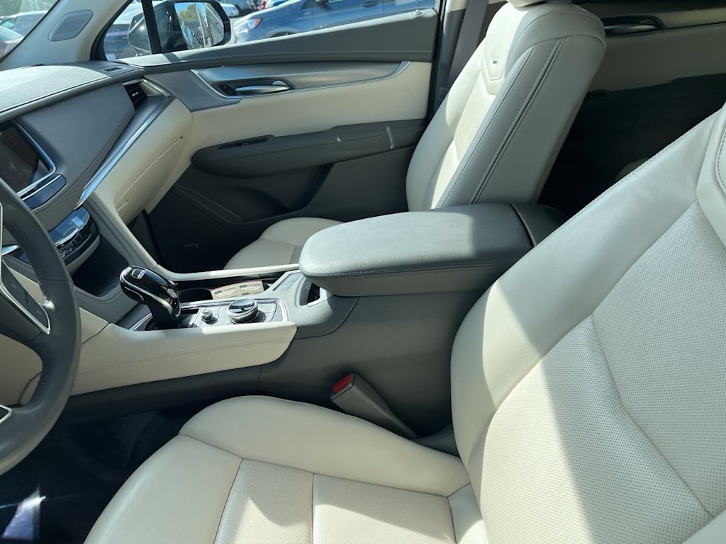 Thumbnail: 2025 Cadillac XT5 - 7