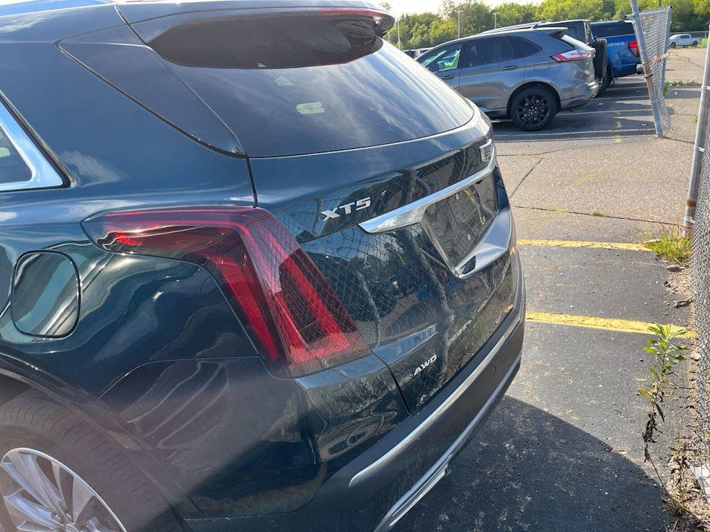 Thumbnail: 2025 Cadillac XT5 - 16