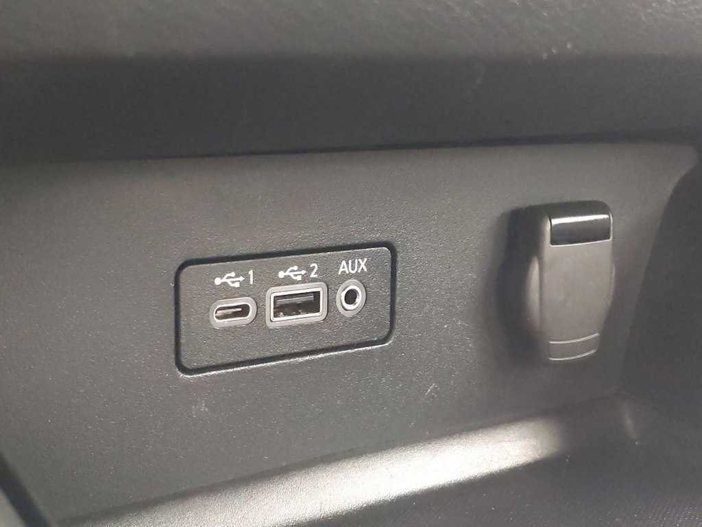 2023 Nissan Altima SV 32