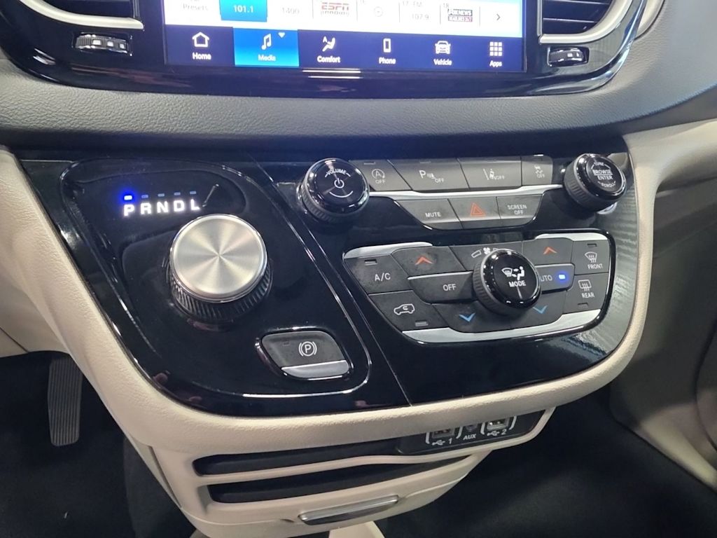 Thumbnail: 2024 Chrysler Pacifica - 29