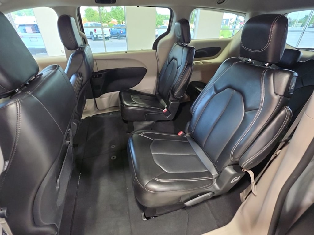 Thumbnail: 2024 Chrysler Pacifica - 9