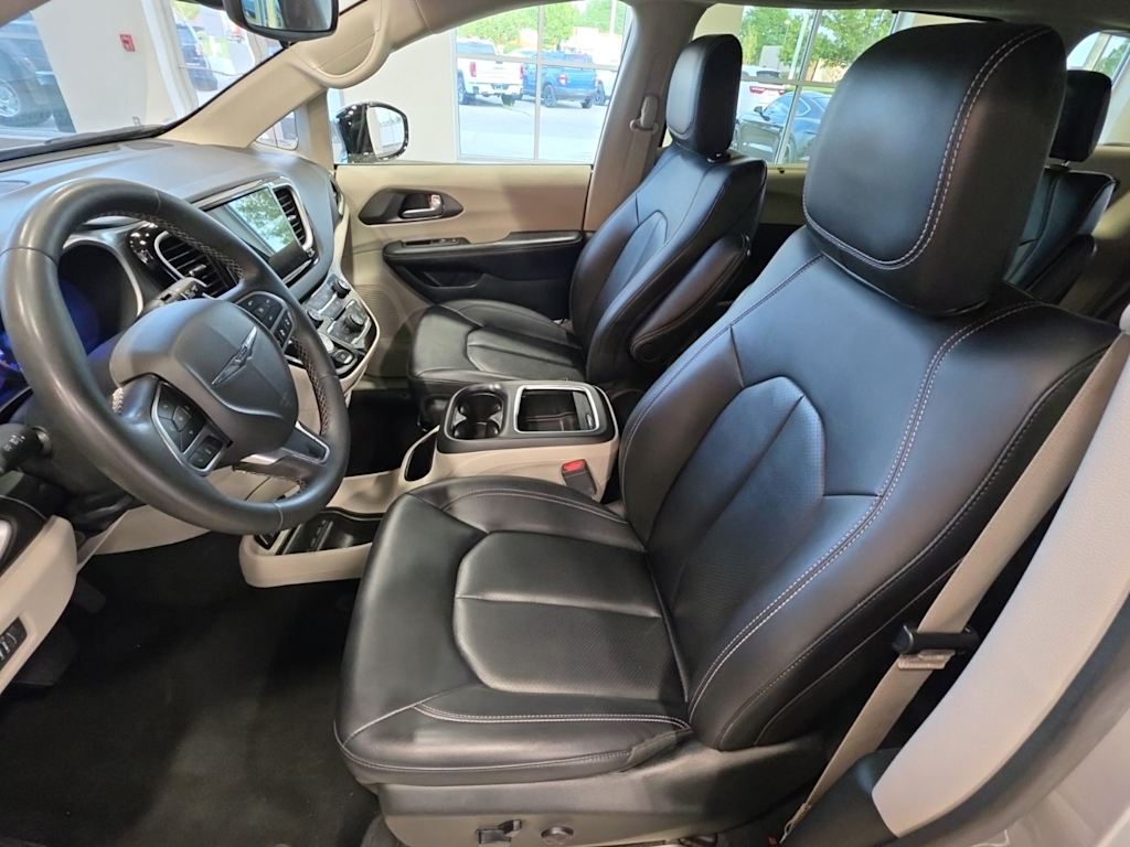 Thumbnail: 2024 Chrysler Pacifica - 8