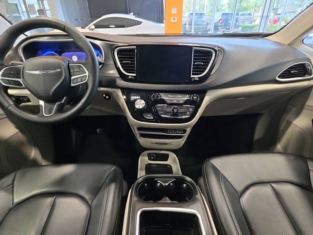 Thumbnail: 2024 Chrysler Pacifica - 2
