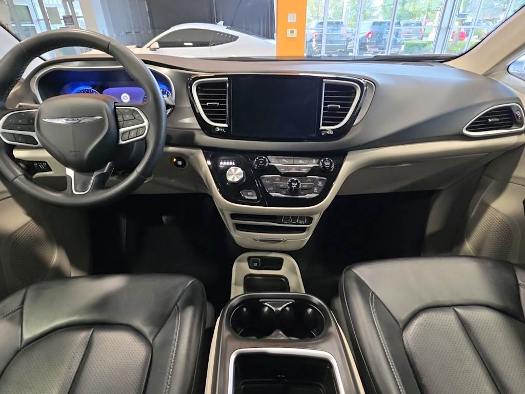 Thumbnail: 2024 Chrysler Pacifica - 2