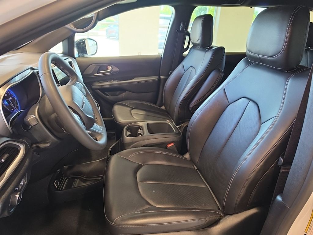 Thumbnail: 2026 Chrysler Pacifica - 8