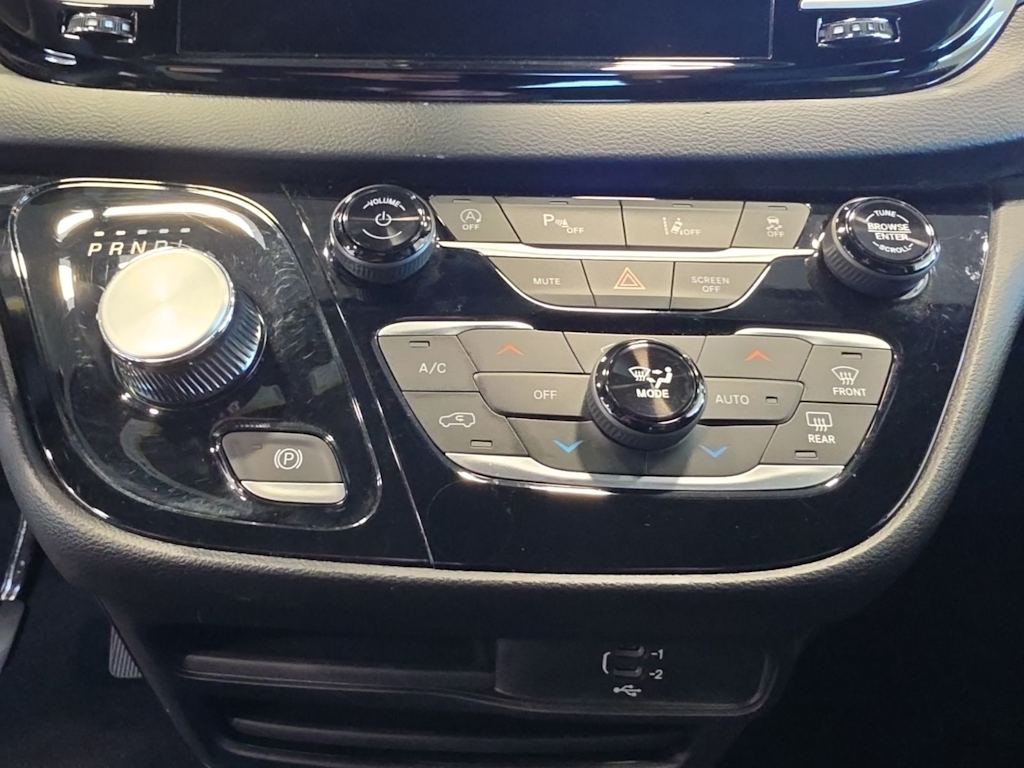 Thumbnail: 2026 Chrysler Pacifica - 27