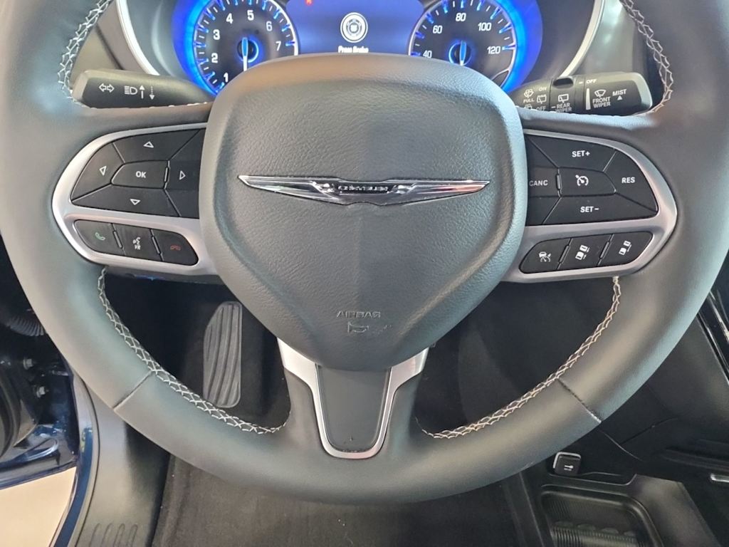 Thumbnail: 2025 Chrysler Pacifica - 24