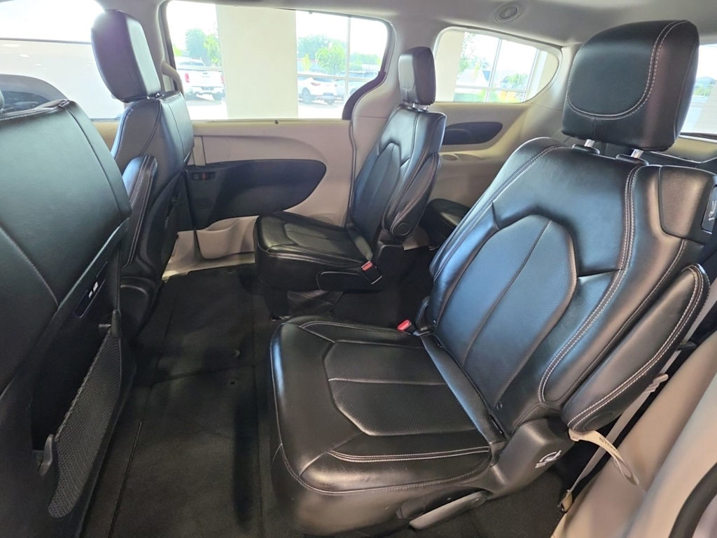 Thumbnail: 2024 Chrysler Pacifica - 8