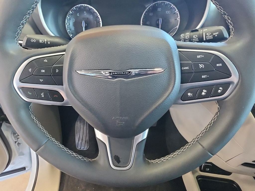 Thumbnail: 2024 Chrysler Pacifica - 24