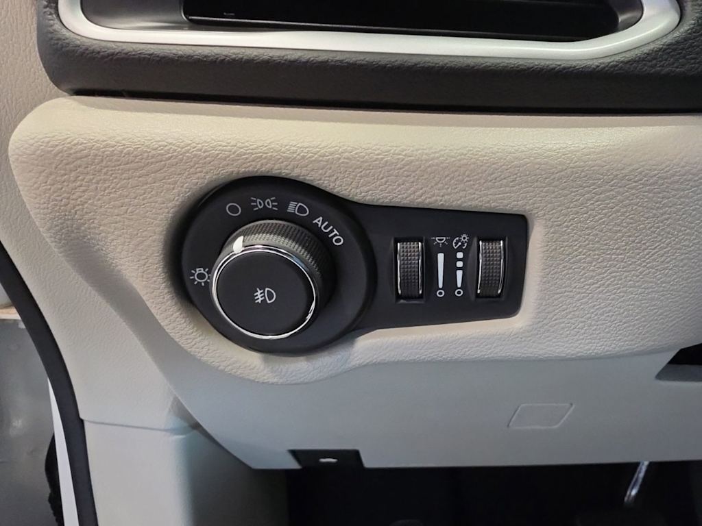 Thumbnail: 2024 Chrysler Pacifica - 23