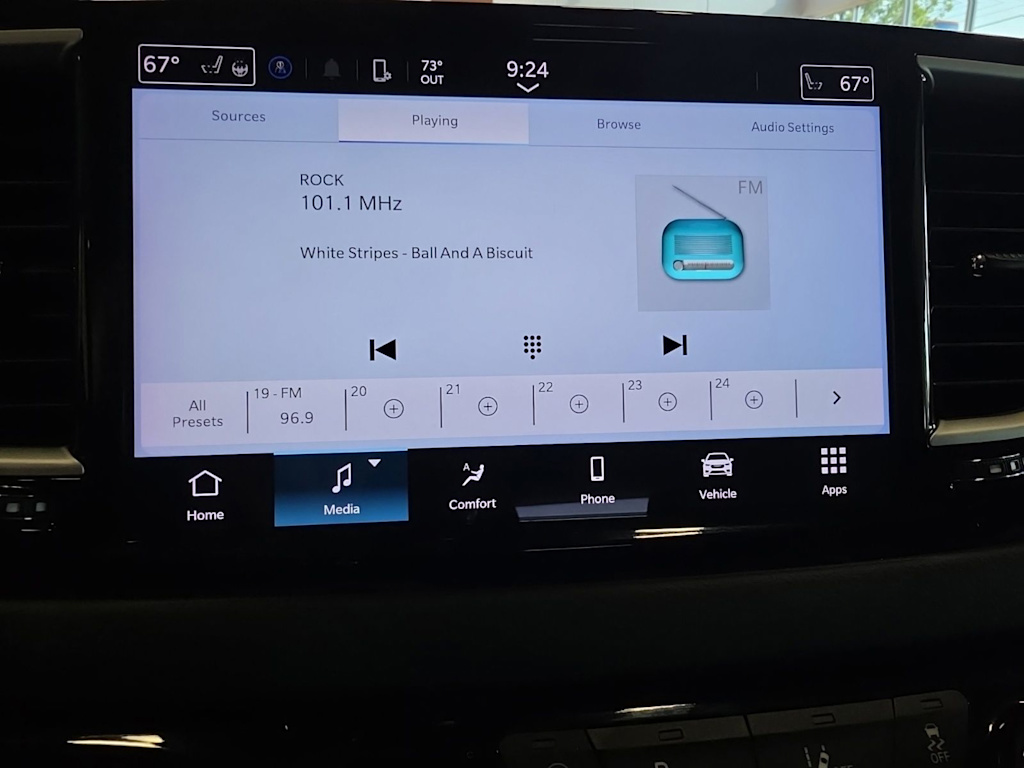 Thumbnail: 2024 Chrysler Pacifica - 9