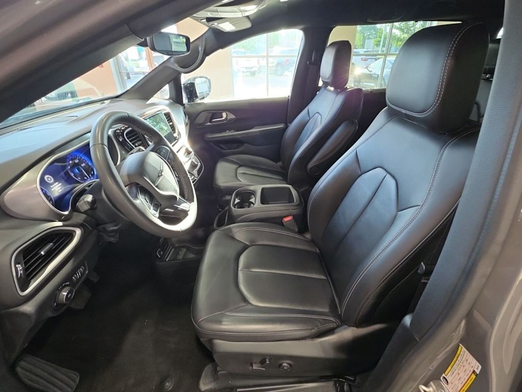 Thumbnail: 2025 Chrysler Pacifica - 7