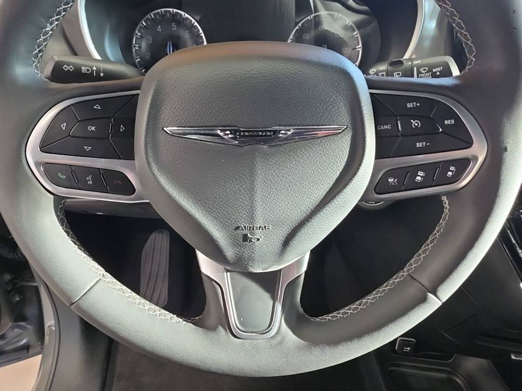 Thumbnail: 2025 Chrysler Pacifica - 22