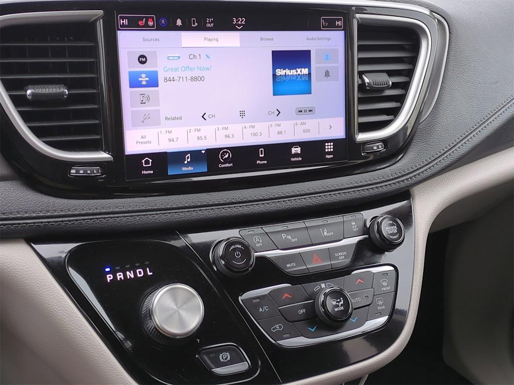 2024 Chrysler Pacifica Touring L 13