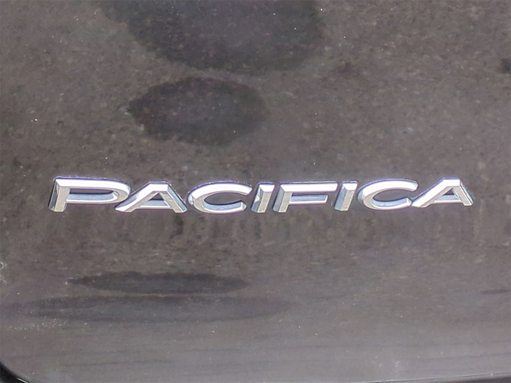 2024 Chrysler Pacifica Touring L 24