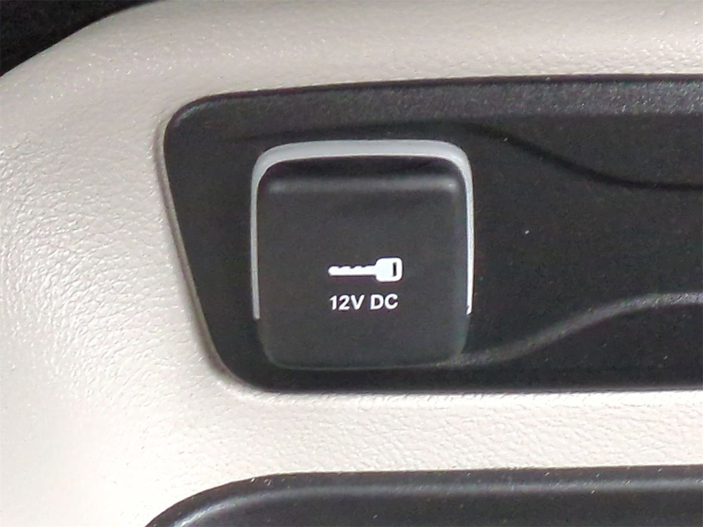 2024 Chrysler Pacifica Touring L 32