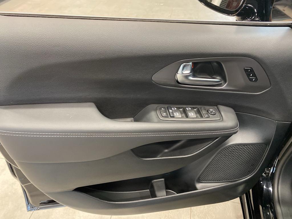 Thumbnail: 2026 Chrysler Pacifica - 20