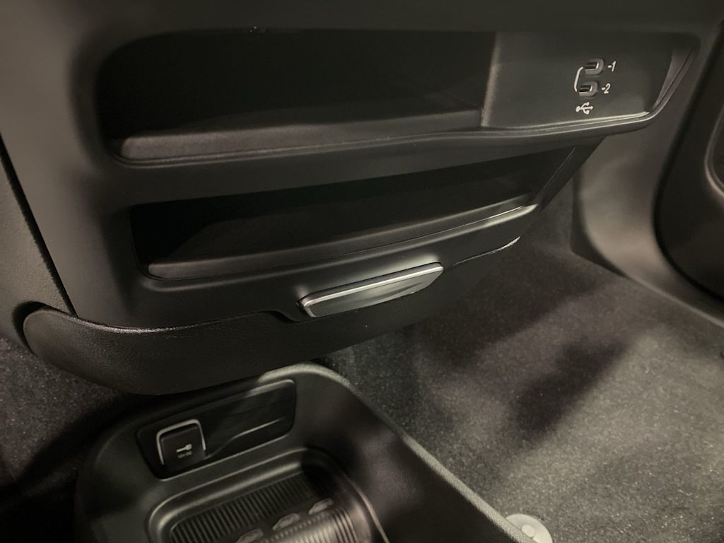 Thumbnail: 2026 Chrysler Pacifica - 25